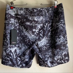NWT Lululemon Current State Short 9"